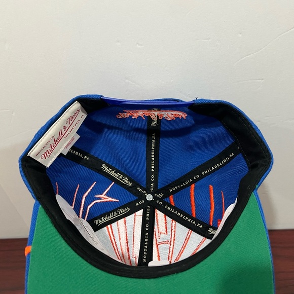 Mitchell & Ness, SnapBack Hat, New York Knicks - Picture 5 of 7